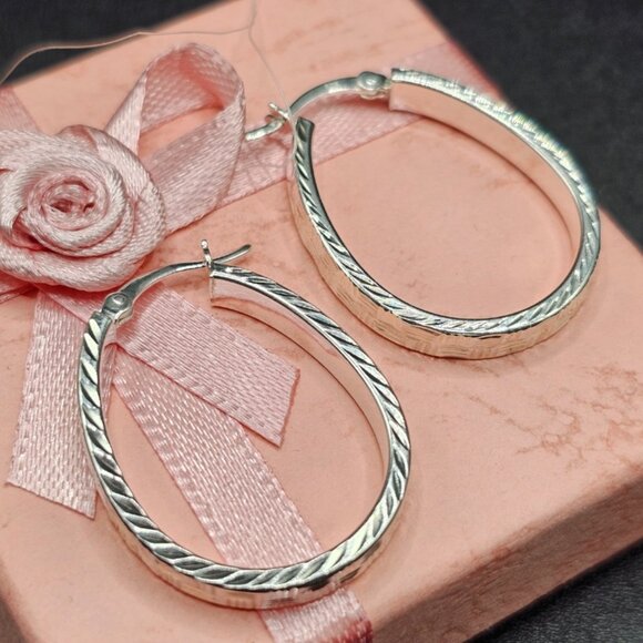 Sterling Silver 925 Rhodium Plated Diamond Cut Twisted Oval Hoop Earrings 18mm - Picture 2 of 13